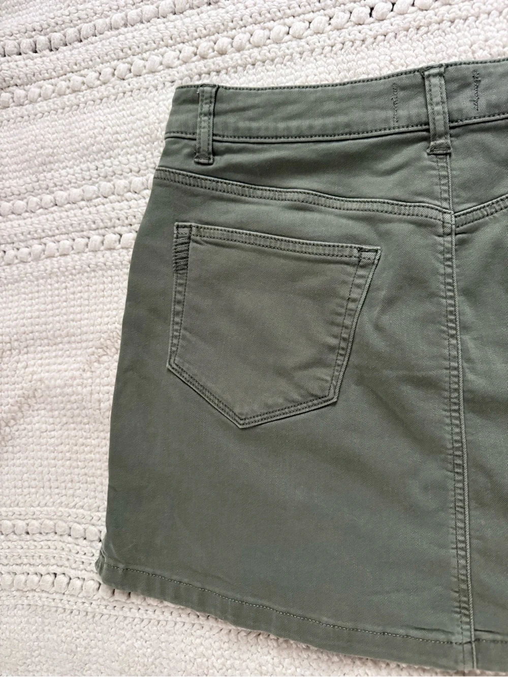 PAIGE excellent unworn